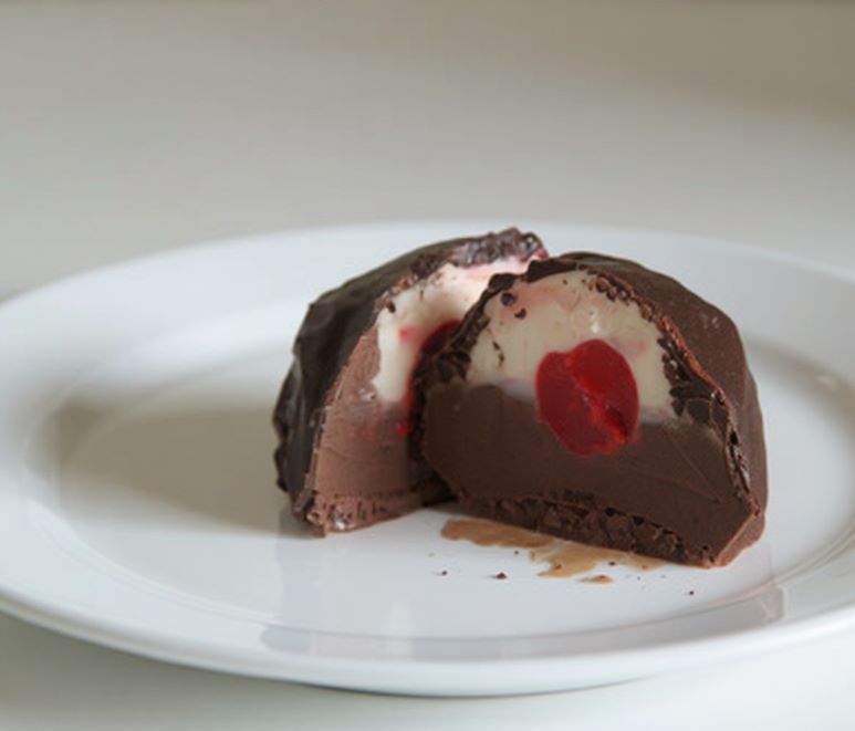 Classic Tartufo (Italian Ice Cream Truffle)