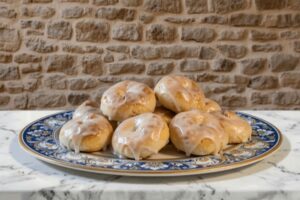 Italian Lemon Knot Cookies: Tarallucci al Limone
